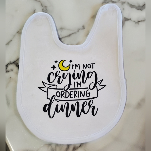 I'M NOT crying....Funny Baby Bib - Picture 1 of 10